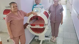Ново поколение апарат за интензивна фототерапия в Клиниката по неонатология