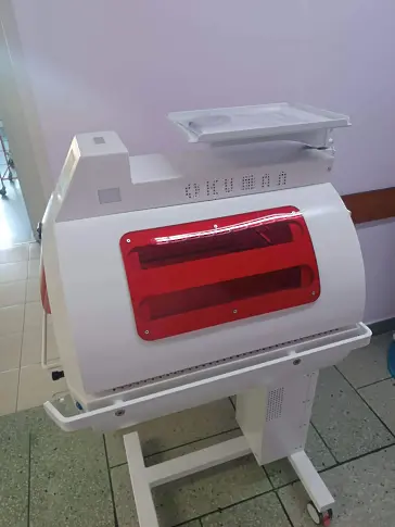 Ново поколение апарат за интензивна фототерапия в Клиниката по неонатология