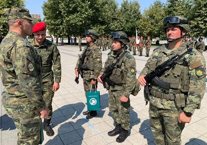 В Плевен тържествено посрещнаха военния контингент, завърнал се от мисия в Косово