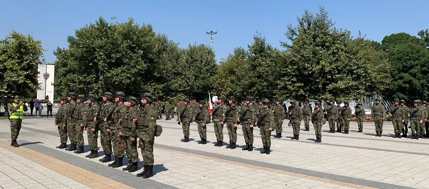 В Плевен тържествено посрещнаха военния контингент, завърнал се от мисия в Косово