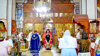 С молитва и благослов бе почетено Преображение Господне в храм „Успение Богородично“