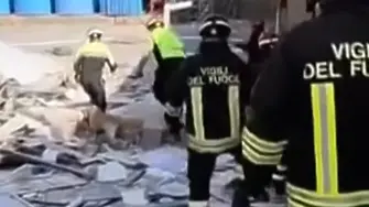 Сграда се срути, има загинал, а петима са изчезнали (ВИДЕО)