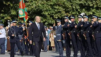 Румен Радев към випускниците на ВВВУ „Георги Бенковски“: Днес вие се посвещавате на святата мисия да гарантирате въздушния суверенитет на Родината
