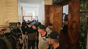 Петима от обвинените за лабораторията за фентанил остават в ареста