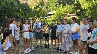 Децата във Враца замениха телефоните с любимите игри от нашето детство  