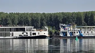 Кораб заседна край Лом заради рекордния спад на река Дунав