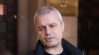 Костадин Костадинов попита Румен Радев кога ще възстанови демонтирания Паметник на Съветската армия