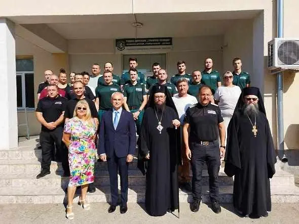 Десет нови гранични полицаи встъпиха в длъжност в ГПУ – Брегово с благословия и почести
