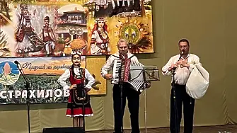 Блестящо представяне на самодейците от НЧ „Съзнание 1894“ – с. Асеновци на „Празника на царевицата“ в с. Страхилово