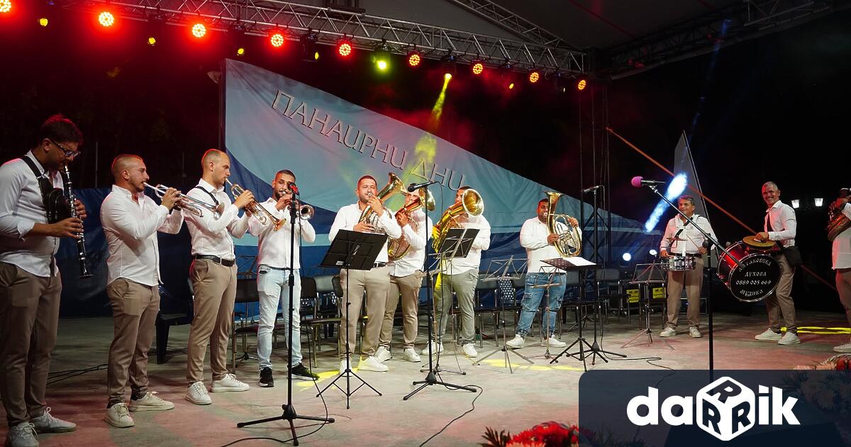 Оряхово откри юбилейните празници на духовите оркестри и панаирните дни | Darik.bg