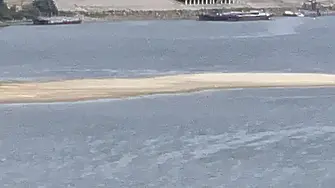 Минимално понижение на нивото на река Дунав при водомерните постове Русе, Силистра, Ново село, Лом и Оряхово
