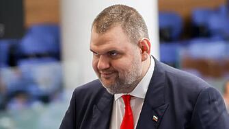 Прокуратурата разследва защо ГДБОП проверява Пеевски