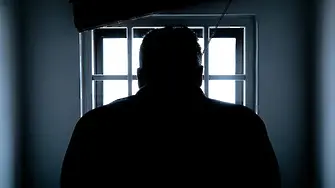 Постоянен арест за бащата на 4-месечно бебе, задържан с 5 вида наркотици в кола в София
