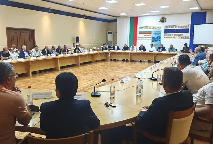 На среща с регионалния министър в Плевен: Община Плевен постави въпроси за довеждащия водопровод и обходния път на града