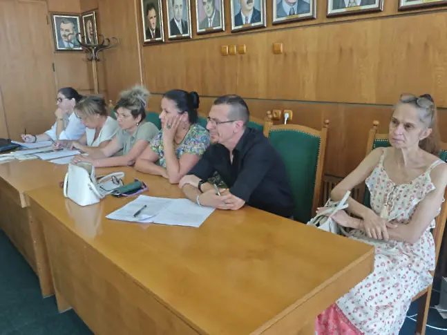 Общинска комисия започна проверка на училищните дворове за достъп до спорт в извънучебно време
