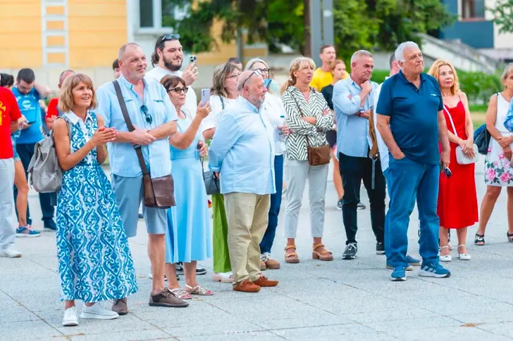  Благотворителен концерт във Враца събира средства за копие на първия паметник на Христо Ботев