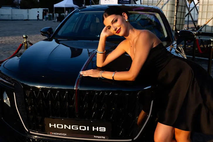 Китайската премиум марка автомобили HONGQI направи предпремиерен дебют с два от моделите си на „Гала в София“ на Соня Йончева