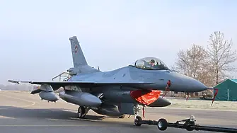 САЩ: България постига напредък в интеграцията на F-16 Block 70