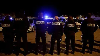 Най-малко един убит и 10 ранени, след като кола се вряза в пешеходци във Франция