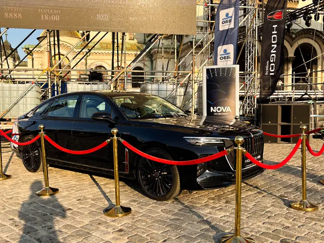Китайската премиум марка автомобили HONGQI направи предпремиерен дебют с два от моделите си на „Гала в София“ на Соня Йончева