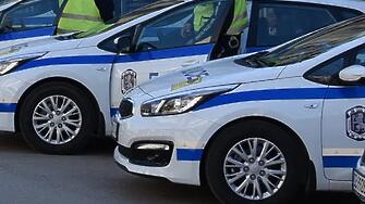 Автомобил, управляван от жена, се е преобърнал в дере на АМ „Струма“
