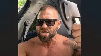 С цигара и брадва: Издирваният Стоян Колев се появи в Instagram (ВИДЕО)