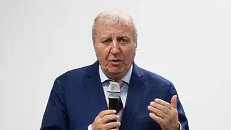 Александър Томов се кандидатира за президент