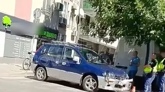 Кола се вряза в магазин и рани жена във Варна 