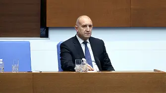 Премиерът Радев и вицепремиерите отговарят на депутатски въпроси