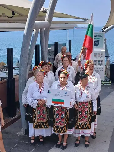Български песни прозвучаха край Босфора в изпълнение на ЖФГ „Осъмски ритми“ на Международен фолклорен фестивал в Истанбул