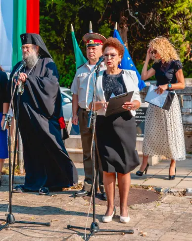 С венци и цветя пред „Лъвчето“ Враца се преклони пред подвига на героите от Съединението