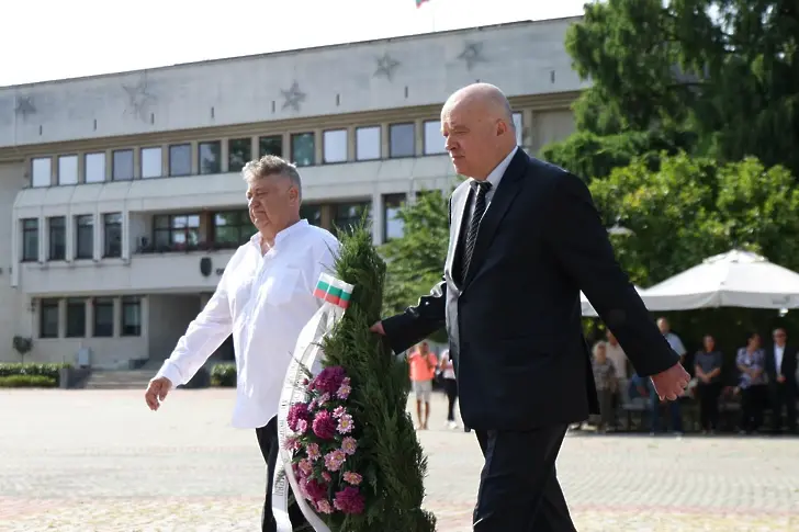 Севлиево отбеляза тържествено 141 години от Съединението