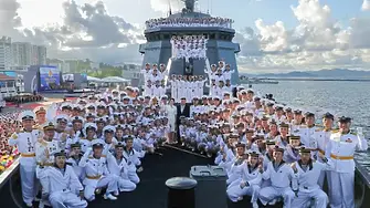 Ким Чен-ун пусна на вода нов ядрен разрушител