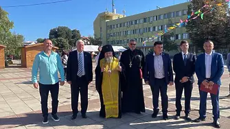 Гулянци отбеляза тържествено празника си