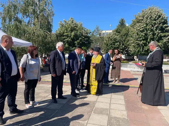 Гулянци отбеляза тържествено празника си
