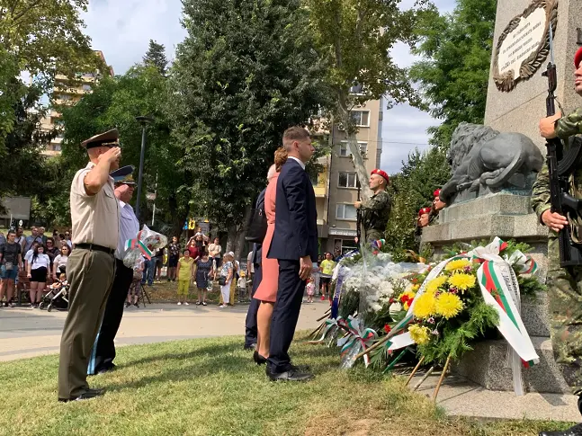 Плевен отбеляза 141 г. от Деня на Съединението на Княжество България и Източна Румелия/СНИМКИ/