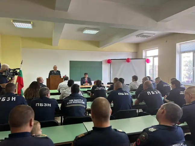 29 огнеборци и спасители от Враца с отличия за професионализъм на празника си