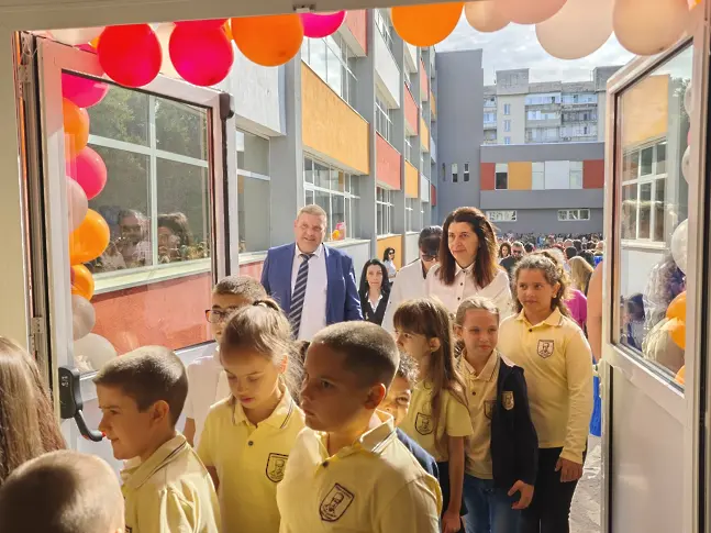 С много настроение започна новата учебна 2026/2027 година в община Плевен/СНИМКИ/