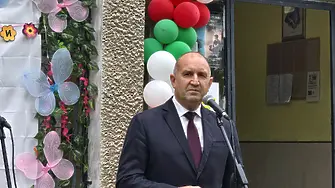Четири години след пожара: 24 деца започнаха учебната година във временна сграда в село Раковица