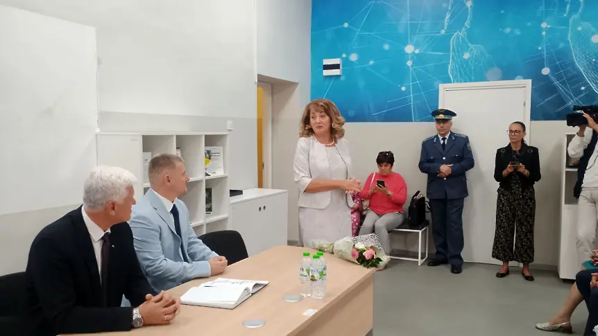   Министърът на отбраната Димитър Стоянов  участва в откриването на новата учебна година в ИПГ „Васил Левски“ - Мездра