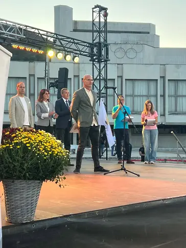 С олимпийски пламък и грандиозна заря Враца откри зрелищно 19-ия Младежки фестивал