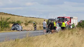 Двама загинаха в тежка катастрофа, двама са ранени