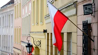Полша затвори две летища заради операции на военната авиация