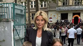 След тежкия период и раздялата с Християн Гущеров, Светлана Василева показа трогателен кадър от първия учебен ден