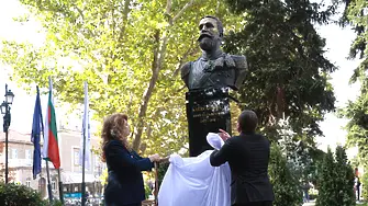 Президентът откри бюст-паметник на княз Александър Първи в Русе