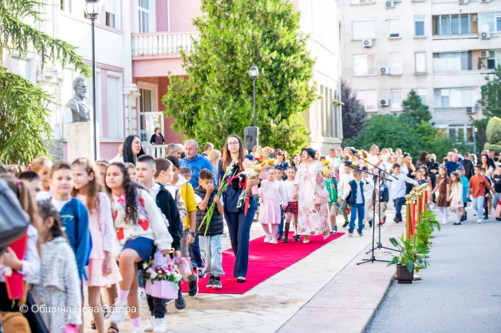 Първият учебен звънец отново събра децата на Нова Загора 
