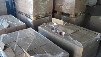  Митничари задържаха близо милион заготовки за фалшиви цигарени кутии на път за Франция