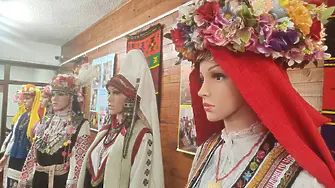„Възкресените багри“ оживяха в Котел