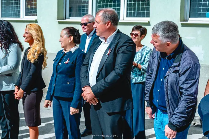 ИОУ „Васил Левски“ – Враца посреща учебната година с нов модерен физкултурен салон за 1,5 млн. лева