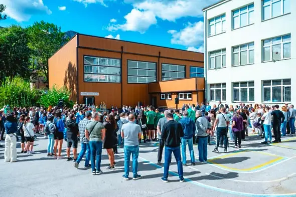 ИОУ „Васил Левски“ – Враца посреща учебната година с нов модерен физкултурен салон за 1,5 млн. лева
